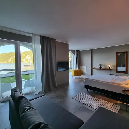 Hotel Pensiunea Septembrie Eselnita
