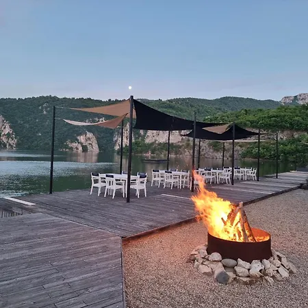 Pensiunea Septembrie Hotel Eselnita